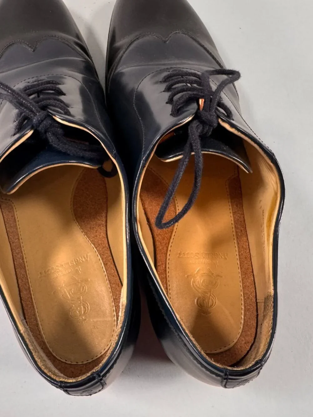 The Office of Angela Scott Mr. Evans Wingtip Oxfords Sz 41 Ocean Blue Black EUC